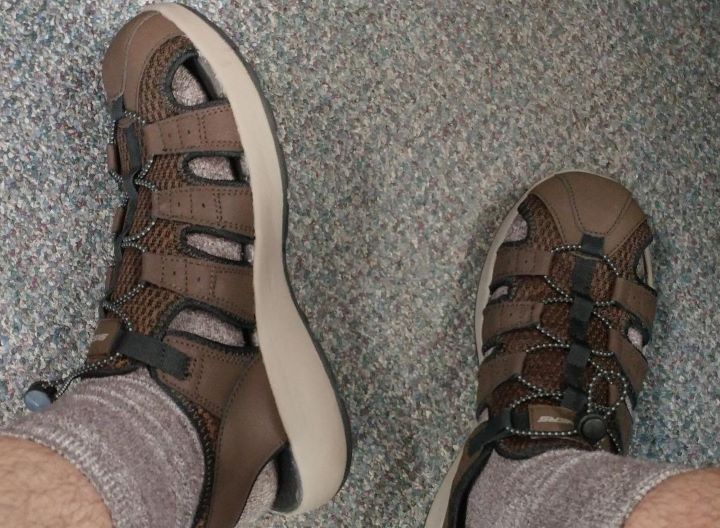 Confirming how durable this leather closed-toe sketchers sandal