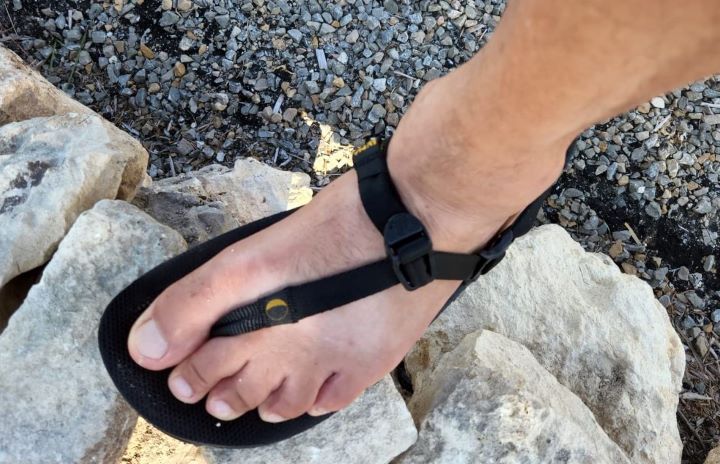 Having the durable zero-drop sandal from Luna Mono