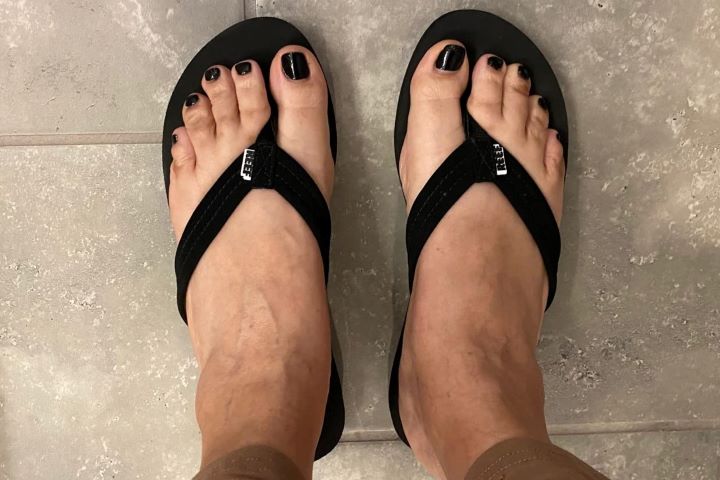 Testing how supportive the Reef flip flop sandals