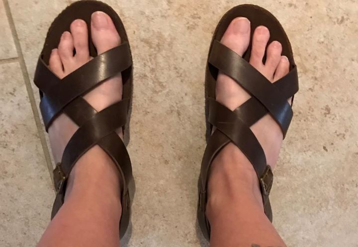 Wearing out the stylish sandals for peroneal tendonitis from Chaco Wayfarer
