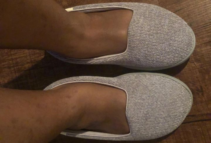 Using comfortable slippers  for tendonitis from DearFoams Eli