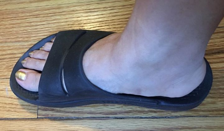 Best Slides for Wide Feet