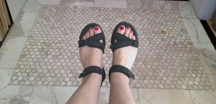 Reviewing Skechers On-The-Go 600 Sport Sandal in black color
