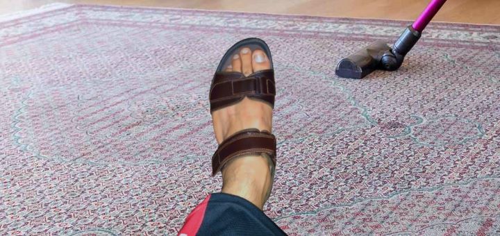 Wearing Rockport Rocklake Flat Sandal in brown color