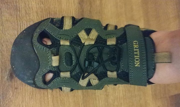  Observing Closed Toe Outdoor Hiking Sandals from GRITION brand