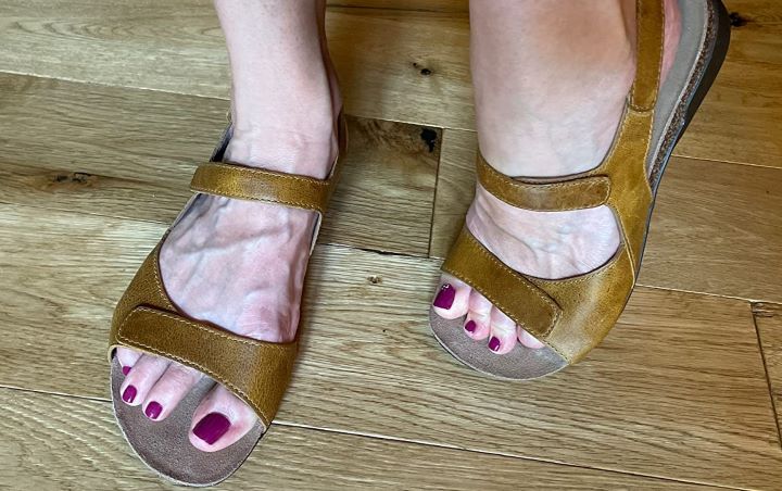 Trying how comfortable the Dansko sandals for wide feet