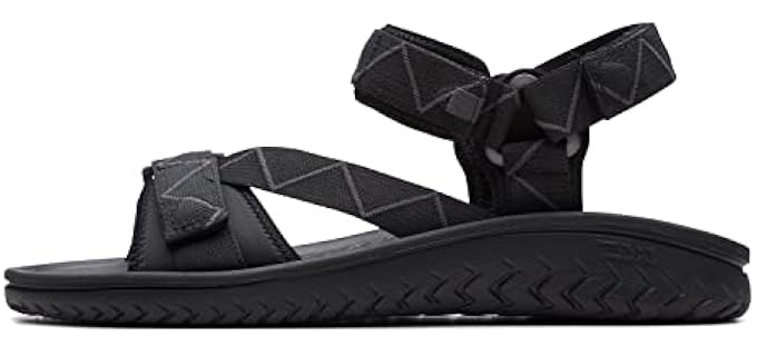 Clarks Men's Wesley Trail - Casual Sandals for Big Feet