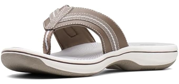 Clarks Women's Brinkley Jazz - Flip Flop for Narrow Feet