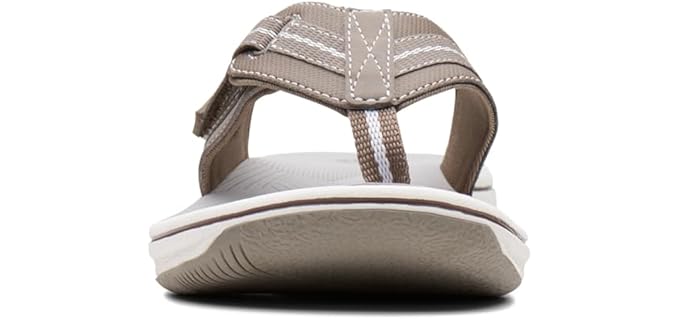 Clarks Women's Brinkley Jazz - Flip Flop for Narrow Feet